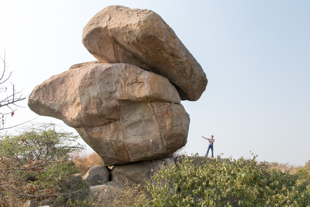 A huuuuuge boulder asking to be climbed